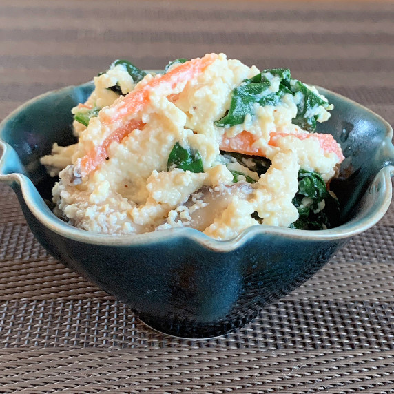 “Shiraae” is tofu mixed with vegetables and seasoned with sesame, sugar, and miso.