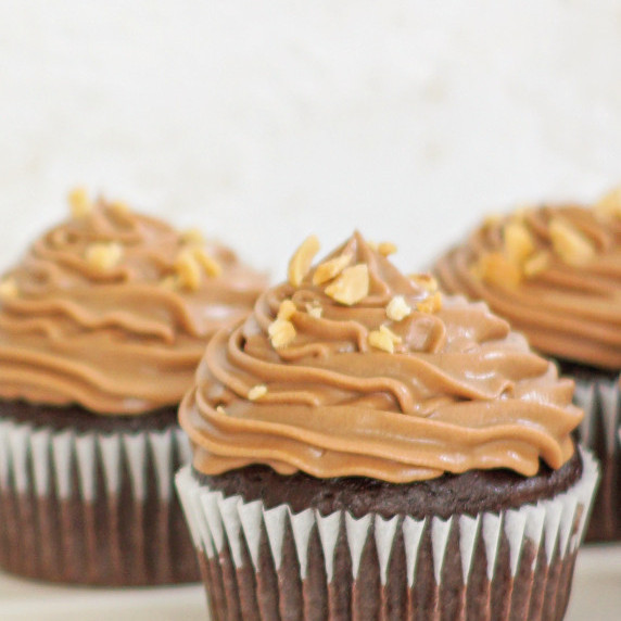 Snickers Cupcakes