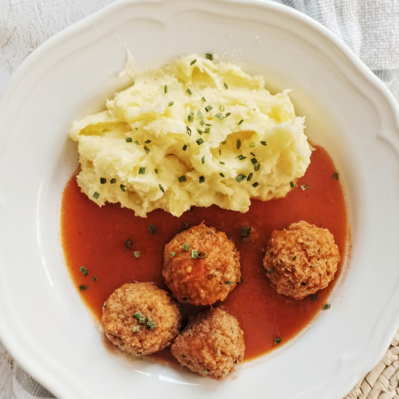 Vegetarian Meatballs with Tomato Sauce
