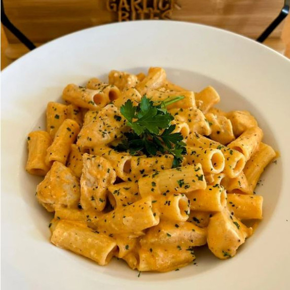 Garlick Bites | Creamy Garlic Chicken Rigatoni