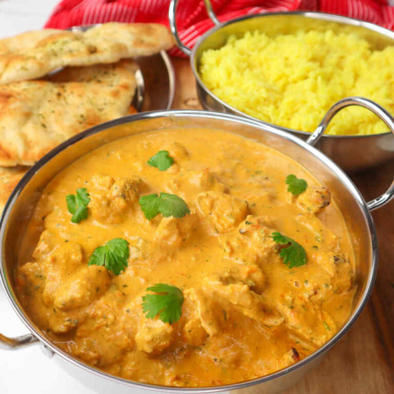 Chicken Tikka Masala with rice and naans