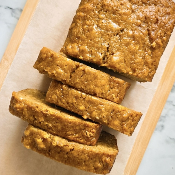 4 Ingredient Banana Bread Recipe slices.