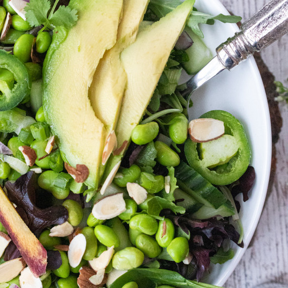 salad with edamame, avocado, and carrots