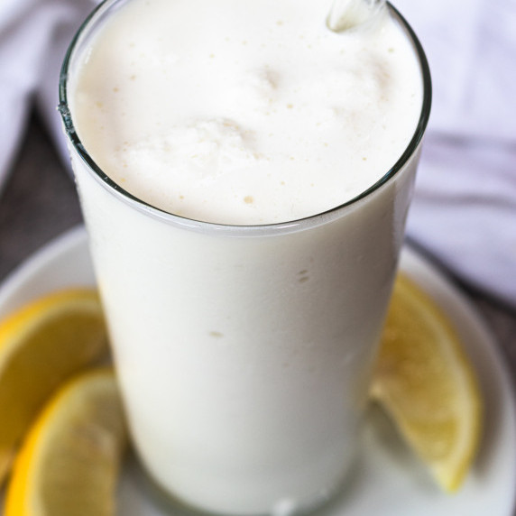 lemonade smoothie on a plate