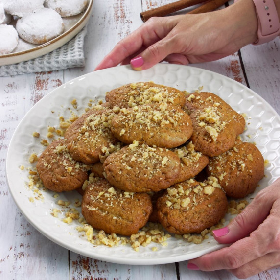 Greek Christmas Honey Cookies (Melomakarona)