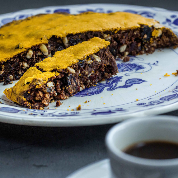 Pangiallo Romano (Roman Christmas Cake