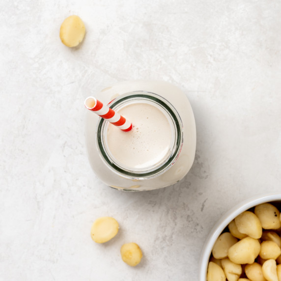 macadamia milk