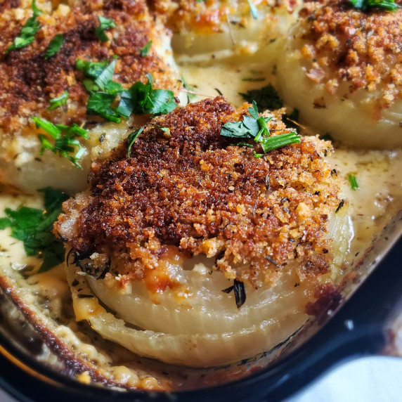 Crispy, slightly charred breadcrumbs on top of roasted onions.