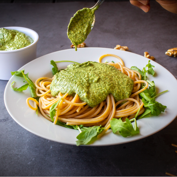 5 minutes Vegan Pesto