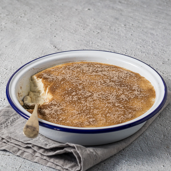 Bowl of melkkos with cinnamon sugar