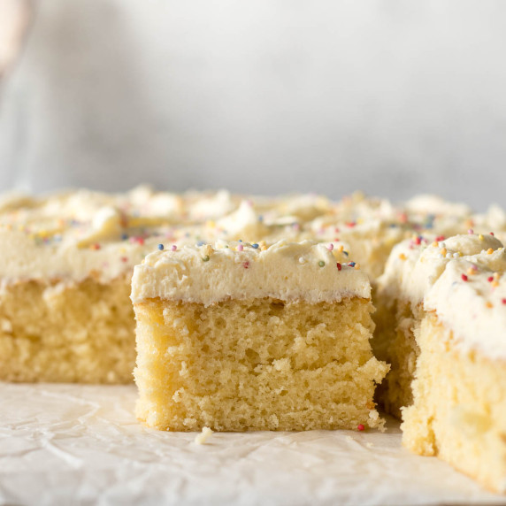 Sliced vanilla traybake.