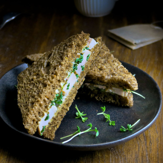 Smoked chicken sandwich with cress and horseradish sauce
