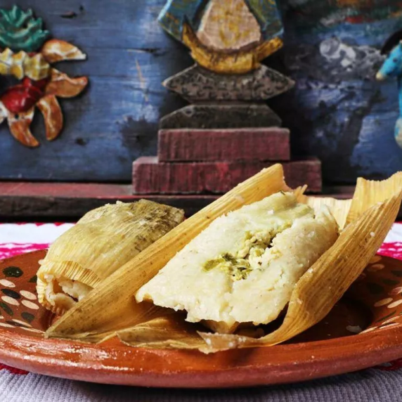 chicken tamales with salsa verde (tamales verdes de pollo)