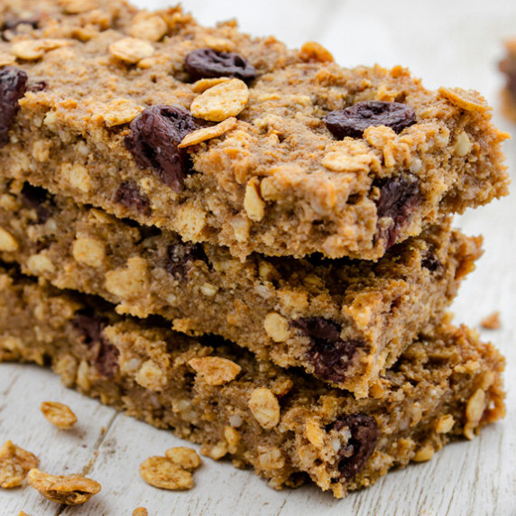 These homemade granola bars are easy to make with oats, butter, honey, and chocolate chips