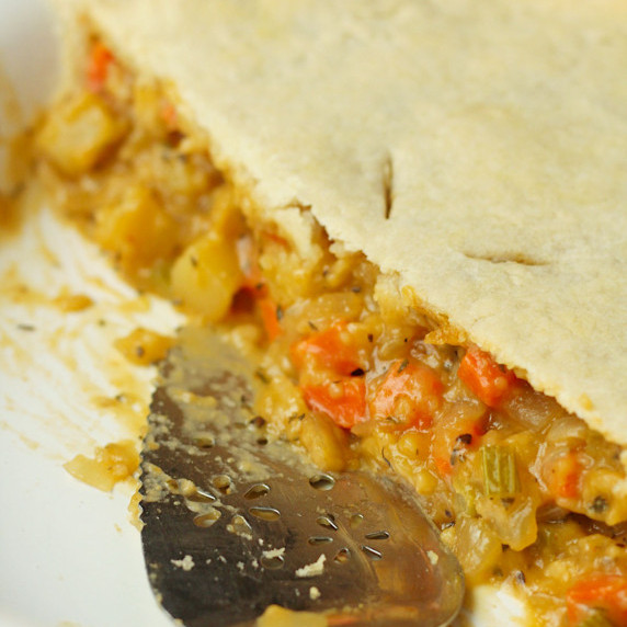 finished vegan pot pie with slice taken out