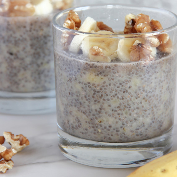 banana chia seed pudding in glasses