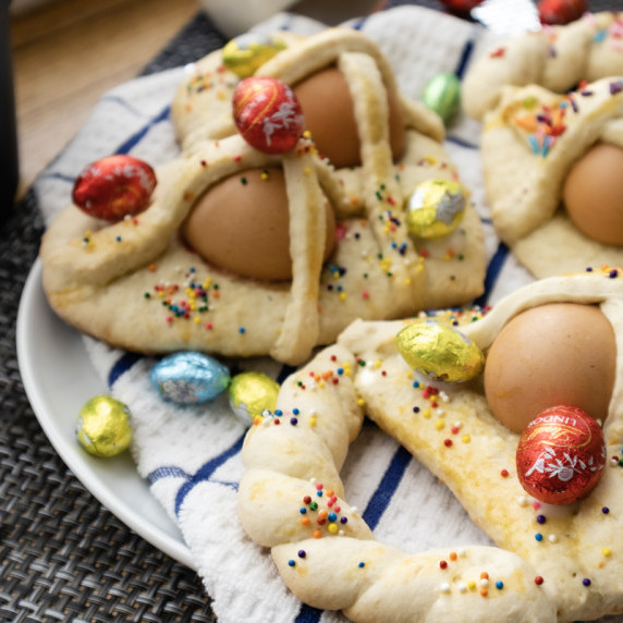 Sicilian Easter cookies with eggs.