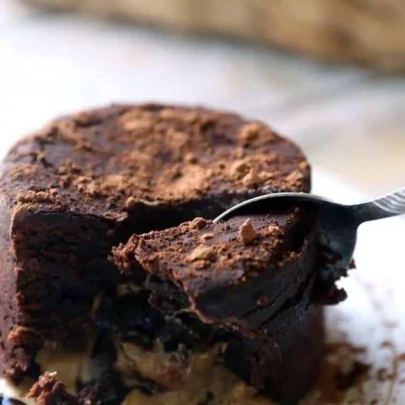 Peanut Butter Chocolate Molten Lava Cakes