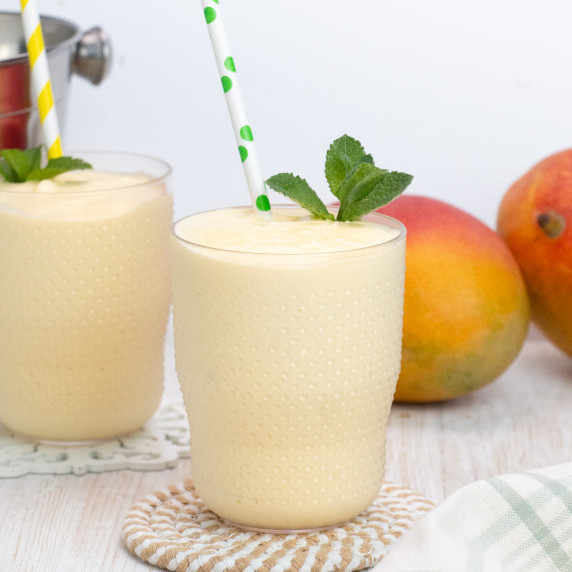 mango lassi with mint