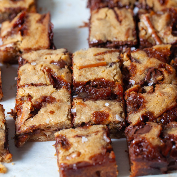 Salted Caramel Pretzel Blondies