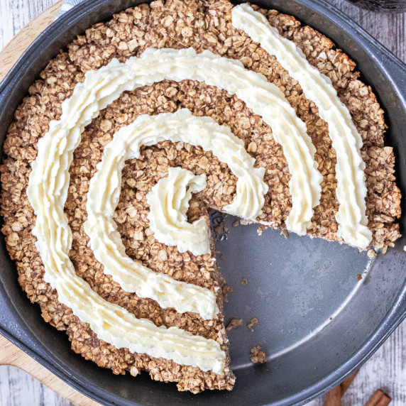 cinnamon roll baked oatmeal breakfast