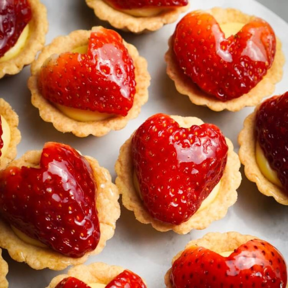 Valentine’s Strawberry Tarts (Refined Sugar-Free)