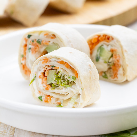 vegetarian pinwheels with cream cheese