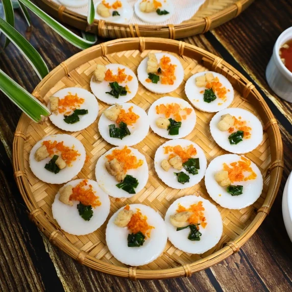 vietnamese banh beo, steamed rice cake